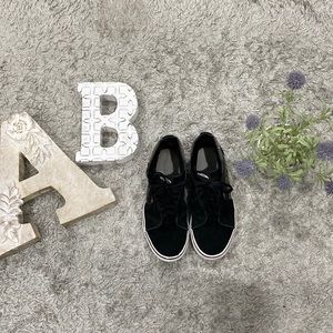 Vans High Cut Sneaker (unisex) M 8/W 9.5